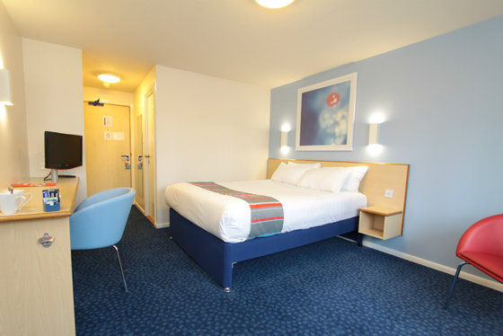 Travelodge London Central Bank Room photo