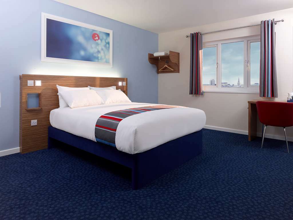 Travelodge London Central Bank Room photo