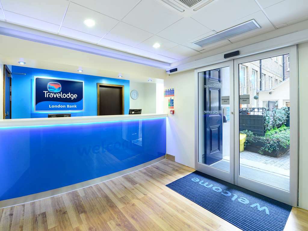 Travelodge London Central Bank Interior photo